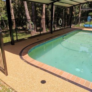 Permeable pool surrounds by StoneSet