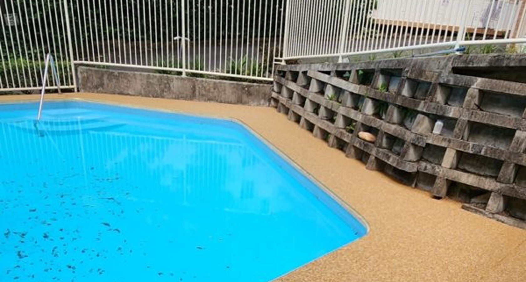 What Is the Best Surface Material for Your Pool Surround c