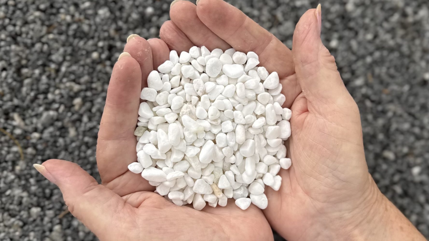 6mm White Pebble