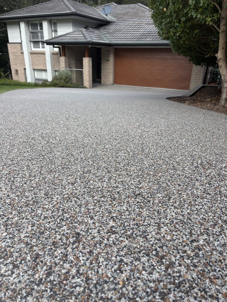 6mm Memorial blend overlaying existing concrete driveway