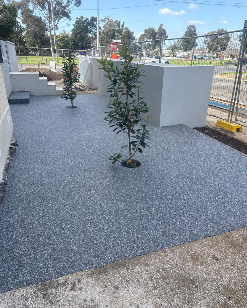 StoneSet permeable paving surface with surrounding garden plantings